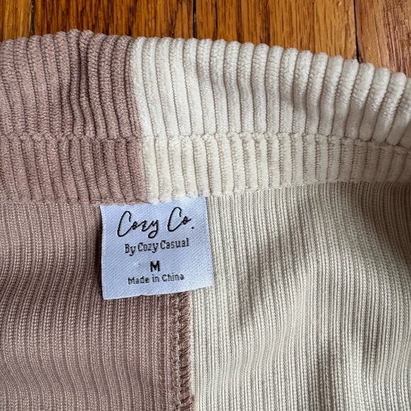 Two-Tone Corduroy Button-Up Shirt Size Medium - Picture 3 of 4